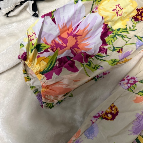 NWT Floral ballon sleeve dress - Picture 4 of 4